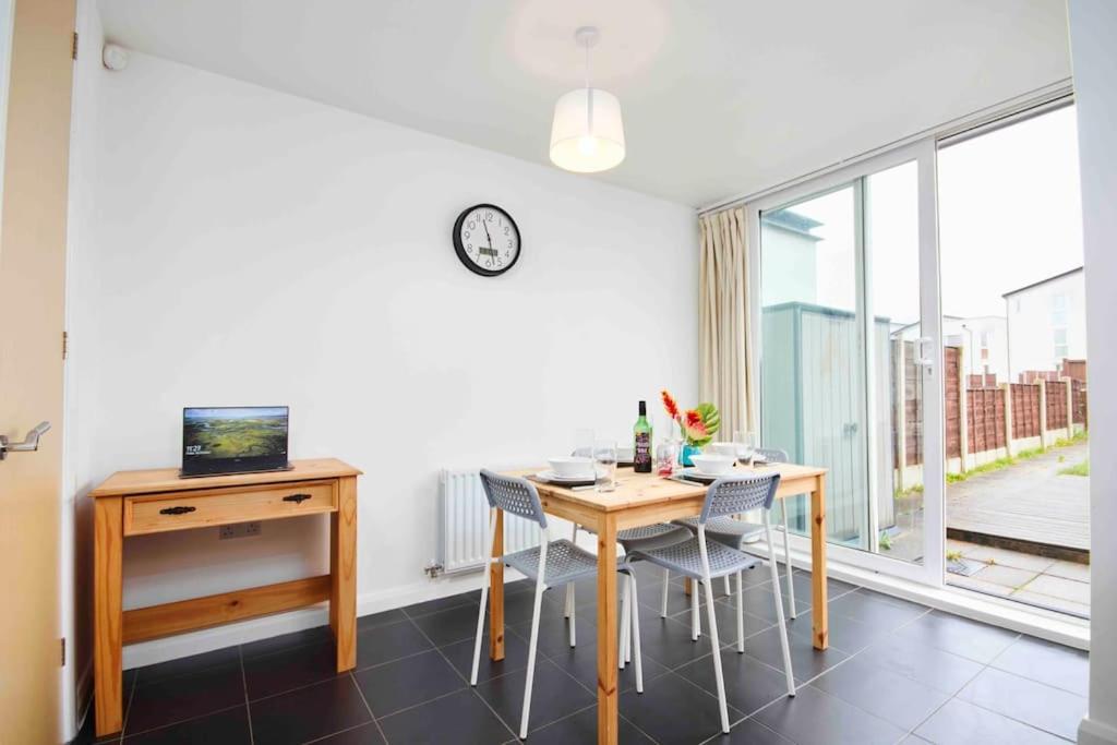 Dellehomes- Free Parking, Wfh, Family-Friendly Manchester Dış mekan fotoğraf