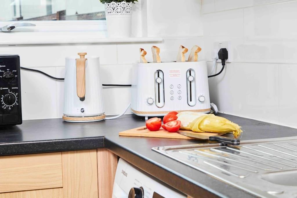 Dellehomes- Free Parking, Wfh, Family-Friendly Manchester Dış mekan fotoğraf
