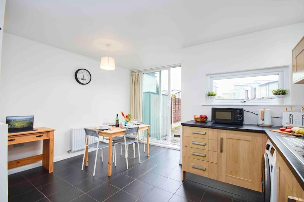 Dellehomes- Free Parking, Wfh, Family-Friendly Manchester Dış mekan fotoğraf